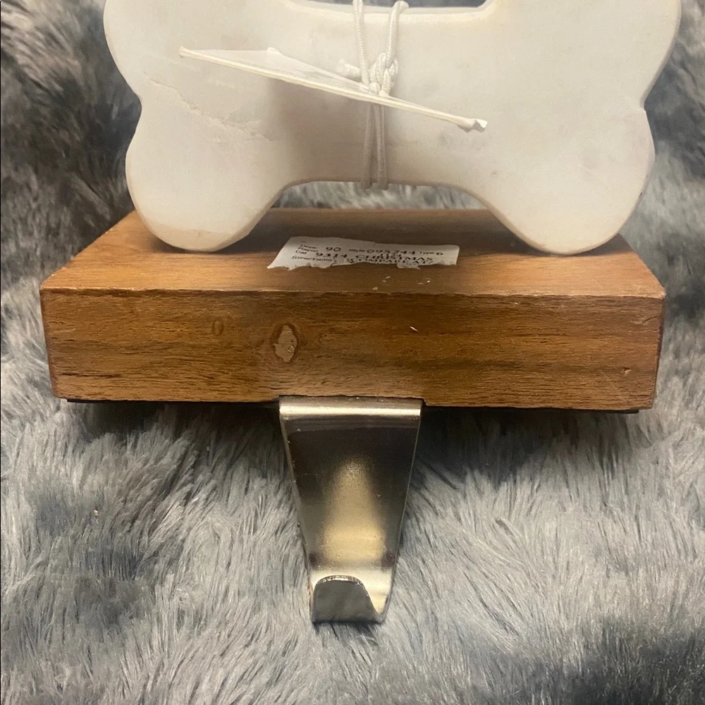 White Bone-Shaped Stocking/Leash Holder - Picture 9 of 16